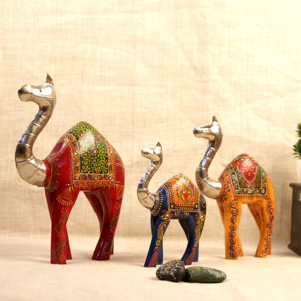 WOODEN CAMEL SET OF 3