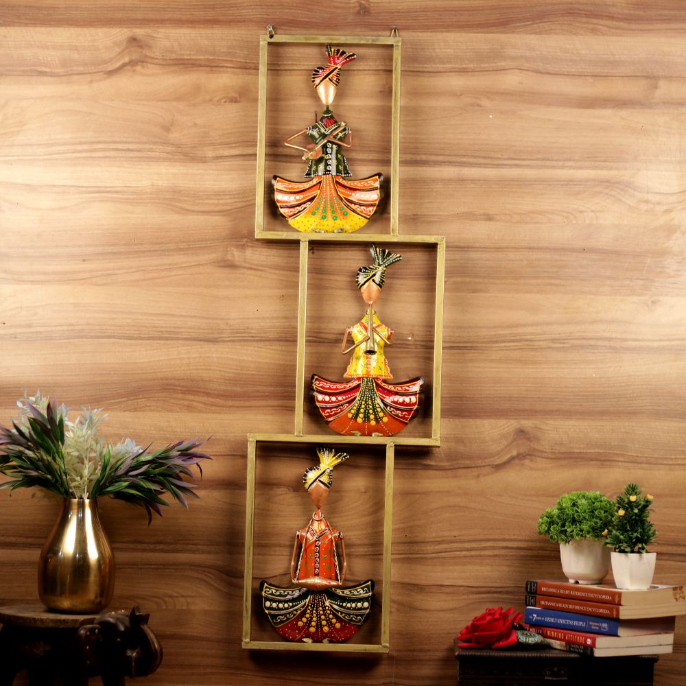 WALL HANGING- IRON PAINTED WALL MUSICAL 3 SITTING MAN FRAME